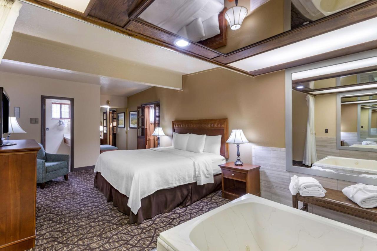Best Western Dunmar Inn Evanston Exterior photo