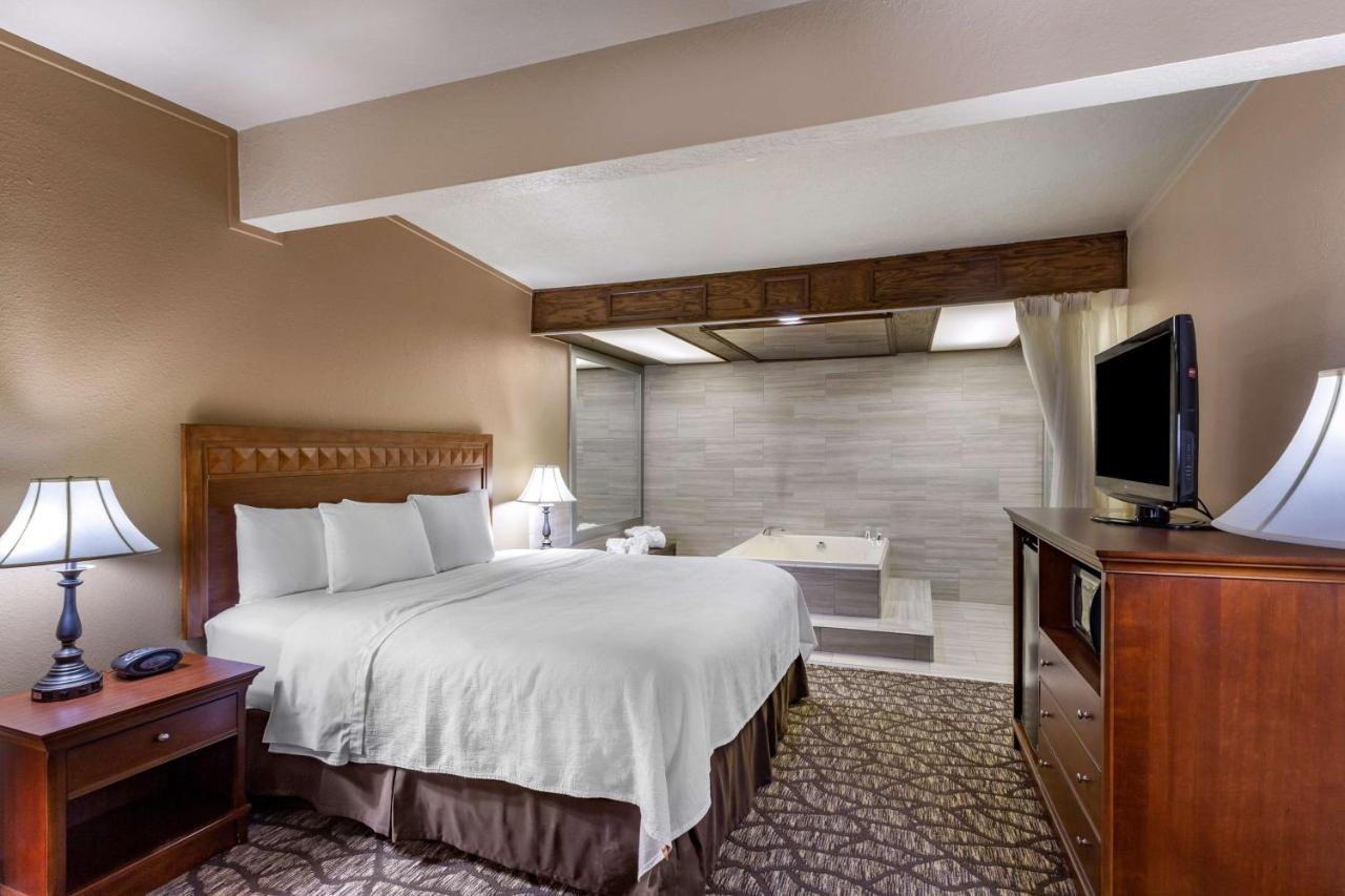 Best Western Dunmar Inn Evanston Exterior photo