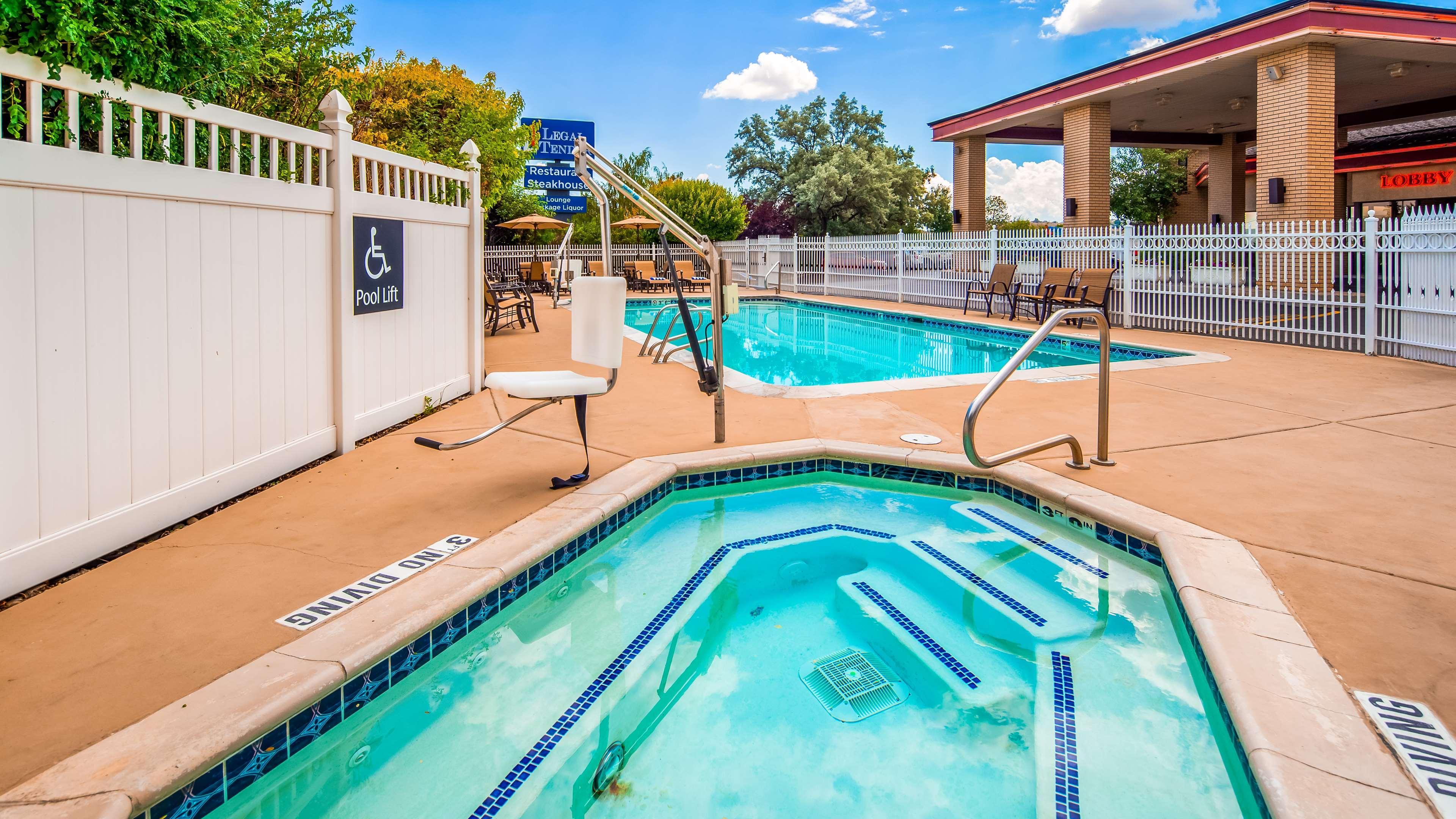 Best Western Dunmar Inn Evanston Exterior photo